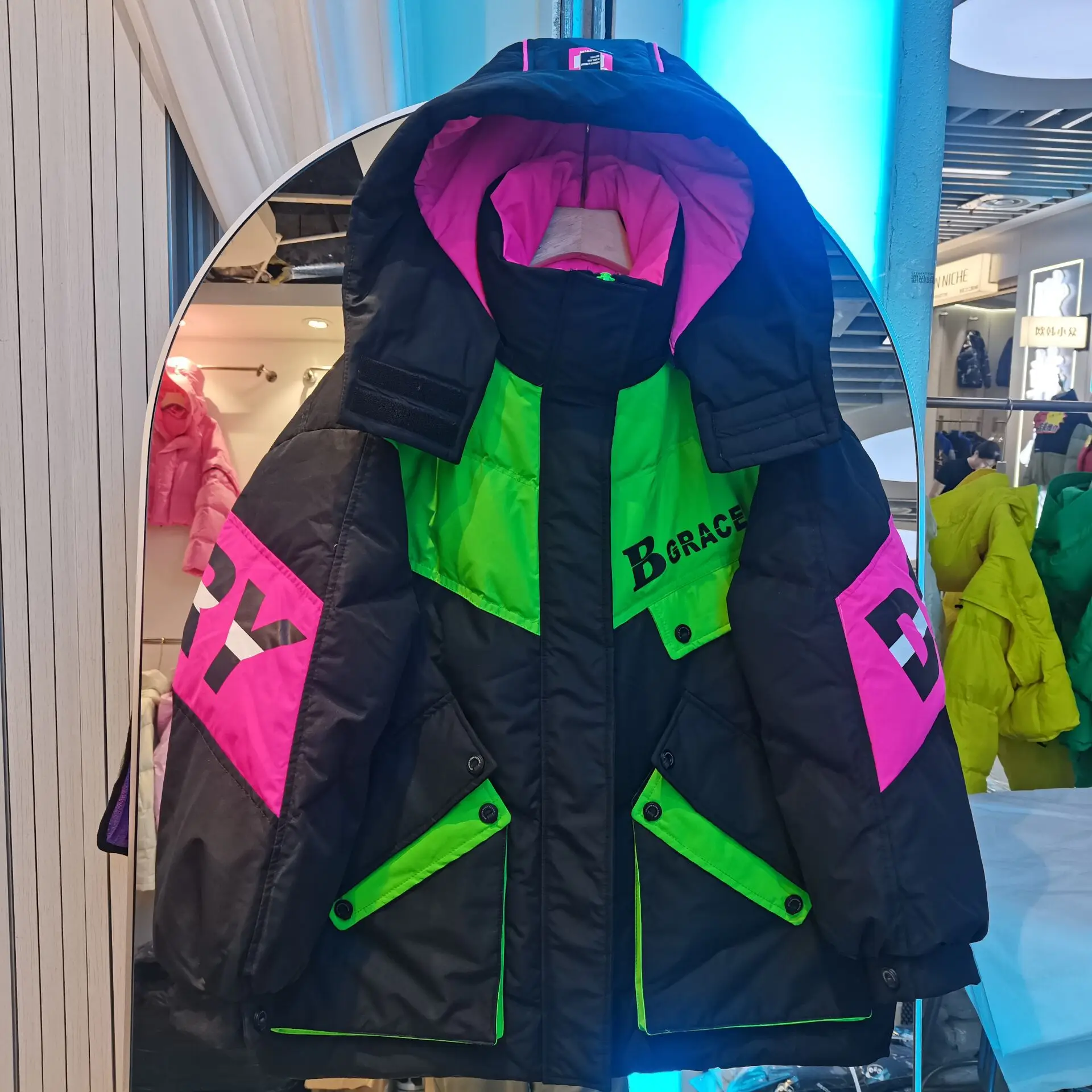 

2023 Korean version trendy down jacket, women's mid length hooded, thickened design, loose fitting white duck down jacket