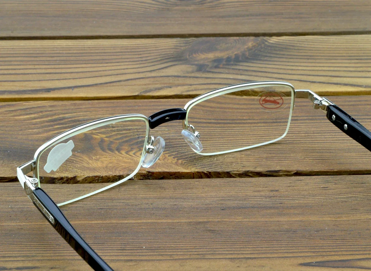 Очки для чтения Clear Vida мужские с антибликовым покрытием из титанового сплава