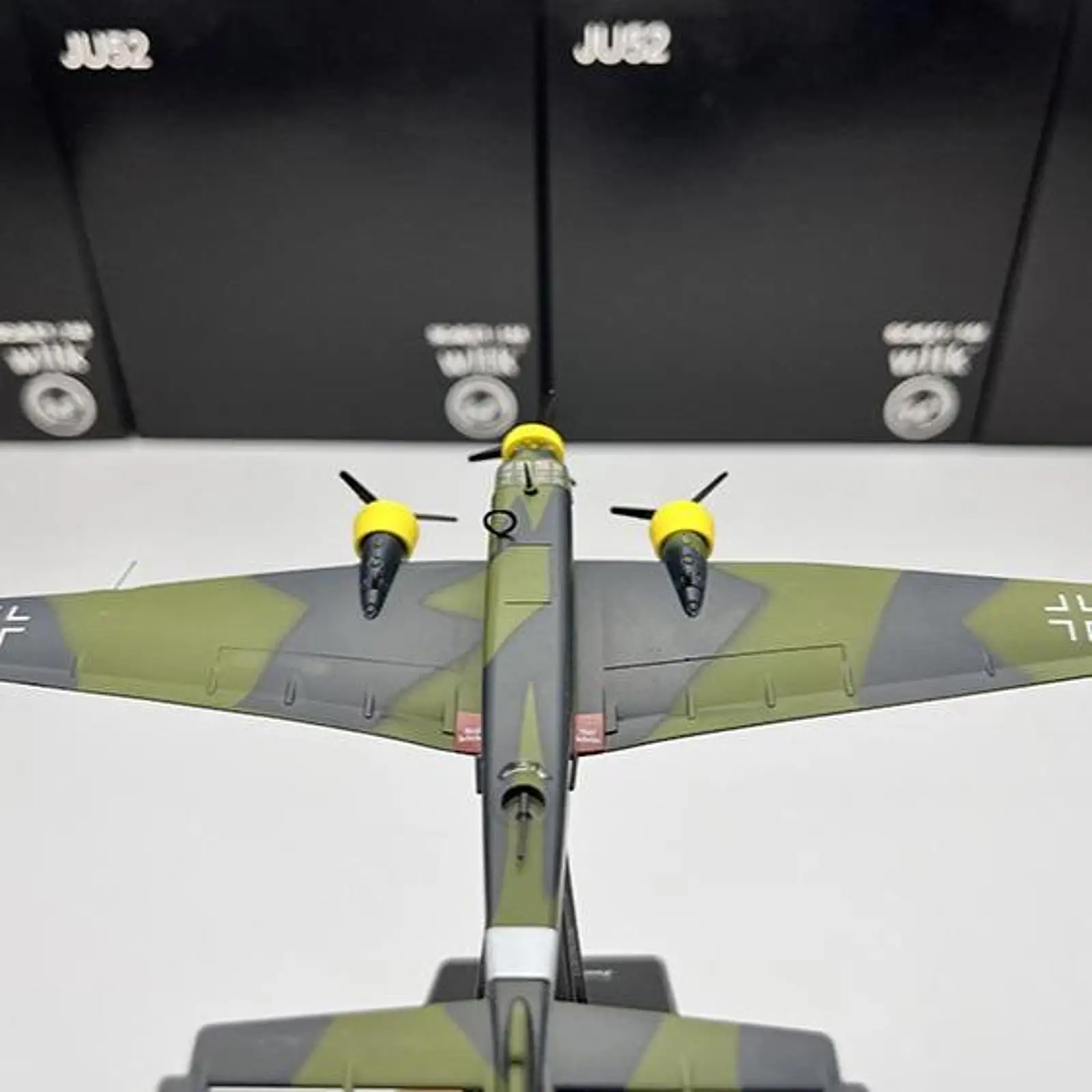 Фото Модель самолета JU-52 в масштабе 1:144, коллекционная, реалистичная, для демонстрации, настольное украшение для книжной полки №5