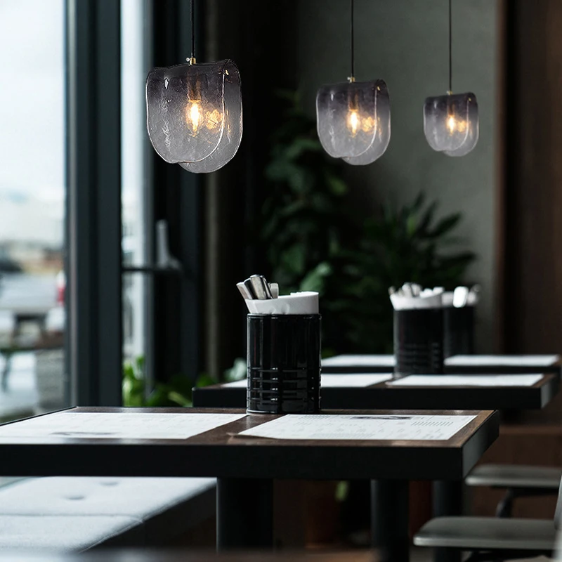 Подвесной светильник из стекла в помещении светодиодный серый витраж стиле