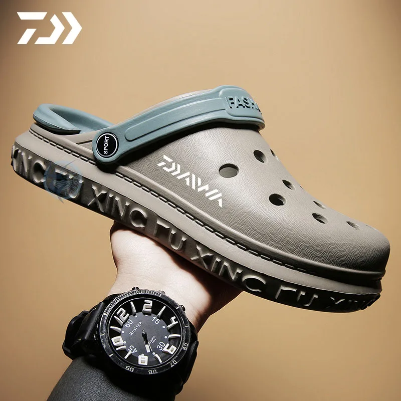 

Daiwa 2023 New Fishing Hole Shoes Men's Leisure Breathable Garden Slippers Men Summer Anti Slip Baotou Beach Fishing Shoes