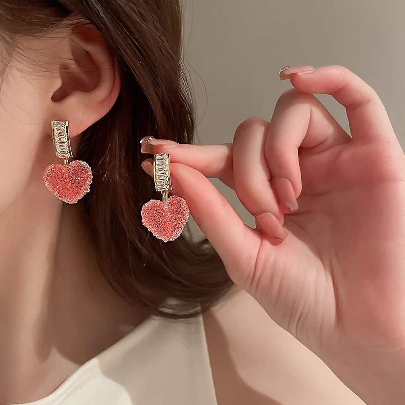 

2022 New Fashion Cute Pink Heart Pendant Earrings Women's Fashion Cute Sweet Crystal Jewelry Gifts for Girls
