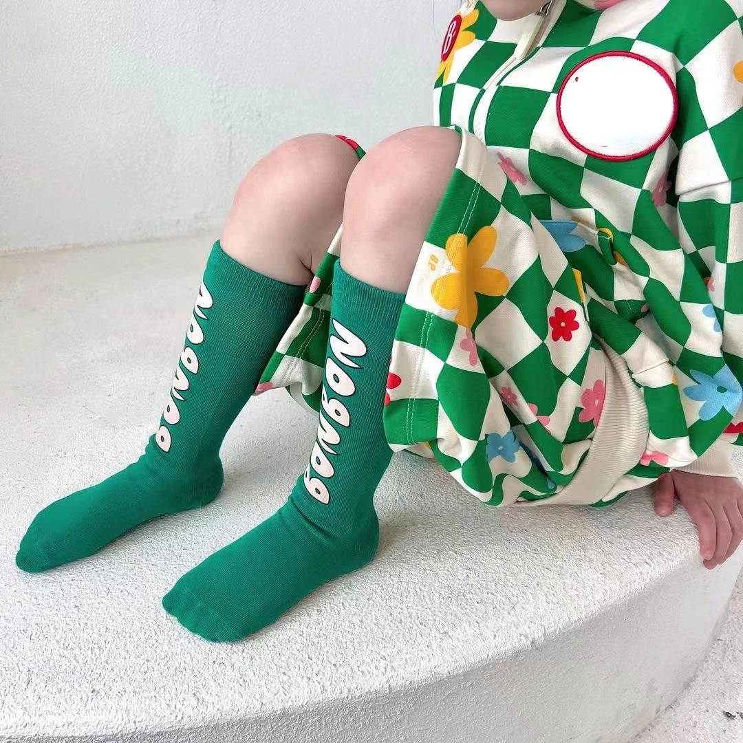 Детские носки новые корейские детские длинные хлопковые средней длины ярких