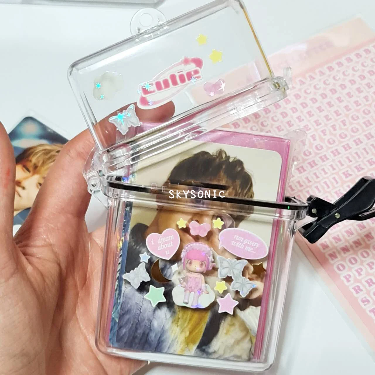 SKYSONIC Acrylic Kpop Photo Card Holder Waterproof Transparent 3 Inch Idol Protective Storage Box With Hang Rope Organizer