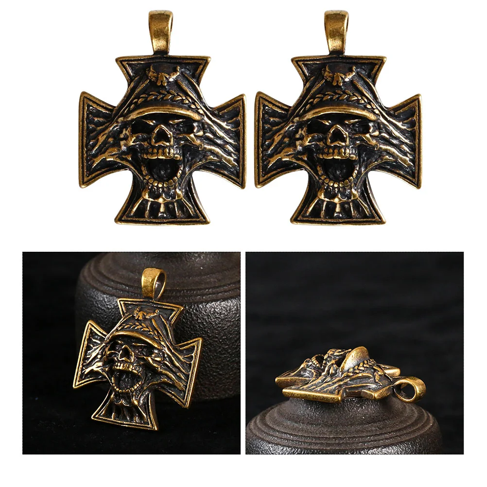 

2pcs Chic Skull-head Design DIY Decors Vintage Ornaments Keychain Pendants