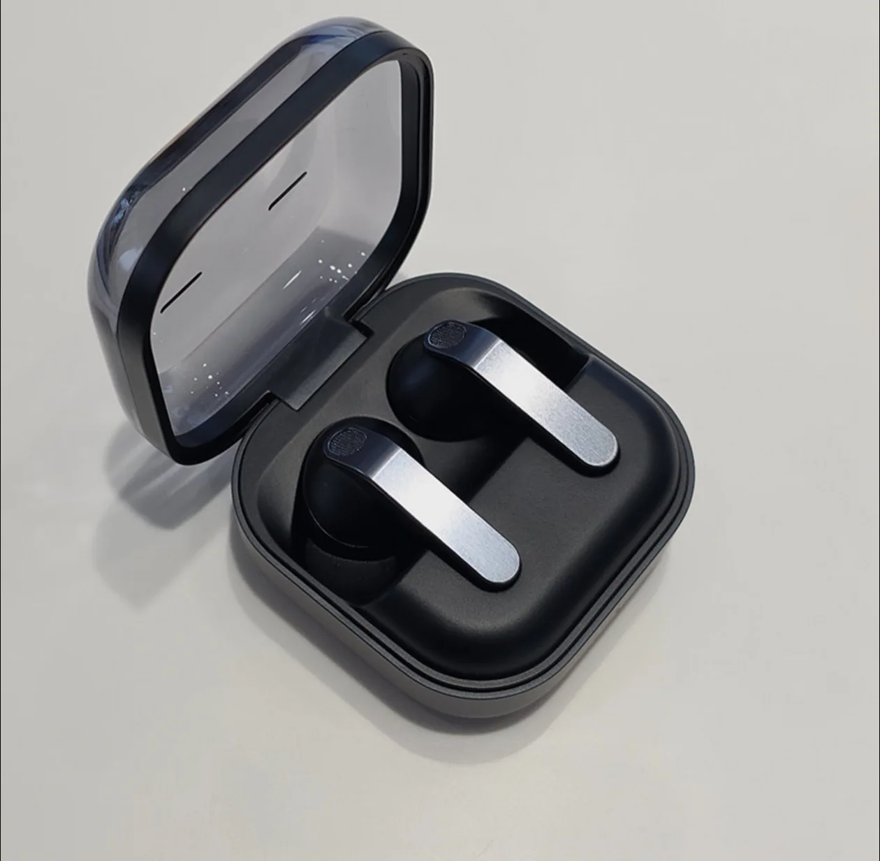Фото Новые беспроводные Bluetooth-наушники 2026 года с зарядным кейсом, внутриканальные TWS-наушники с сенсорным управлением, гарнитура Handsfree для спорта №2