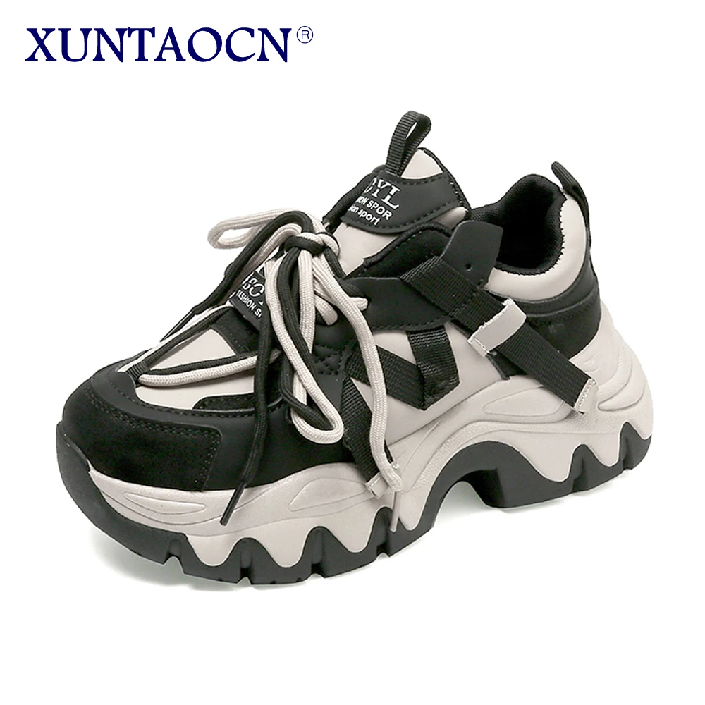 

Black daddy shoes women 2023 new autumn and winter net red this year's explosion thick bottoming street everything pair sneakers