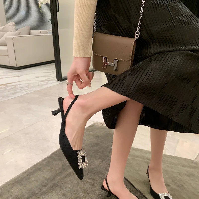 2023 Summer New Square Button Women's Shoes Pointed Hollow High Heel Sandals Women's Middle Heel Commuting Wedding Shoes