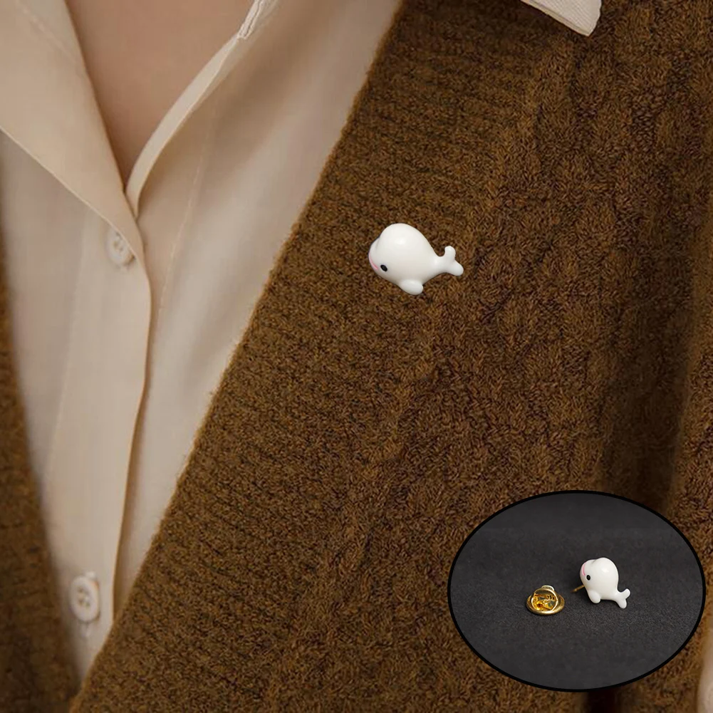 

New Cartoon Cute Little Whale Shape Animal Badges Brooche For Girl Women Hang On Clothes Backpack Hat Fashion Accessories Pin