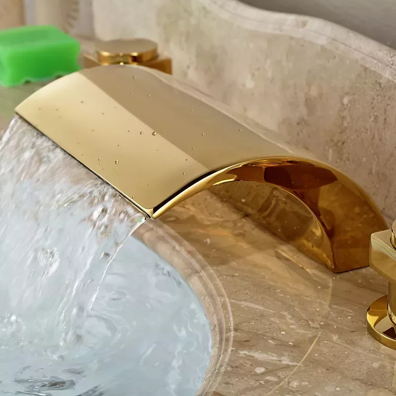 

Deck Mount Golden Dual Handles Basin Faucet Widespread Bathroom 3 Holes Washbasin Mixer Taps