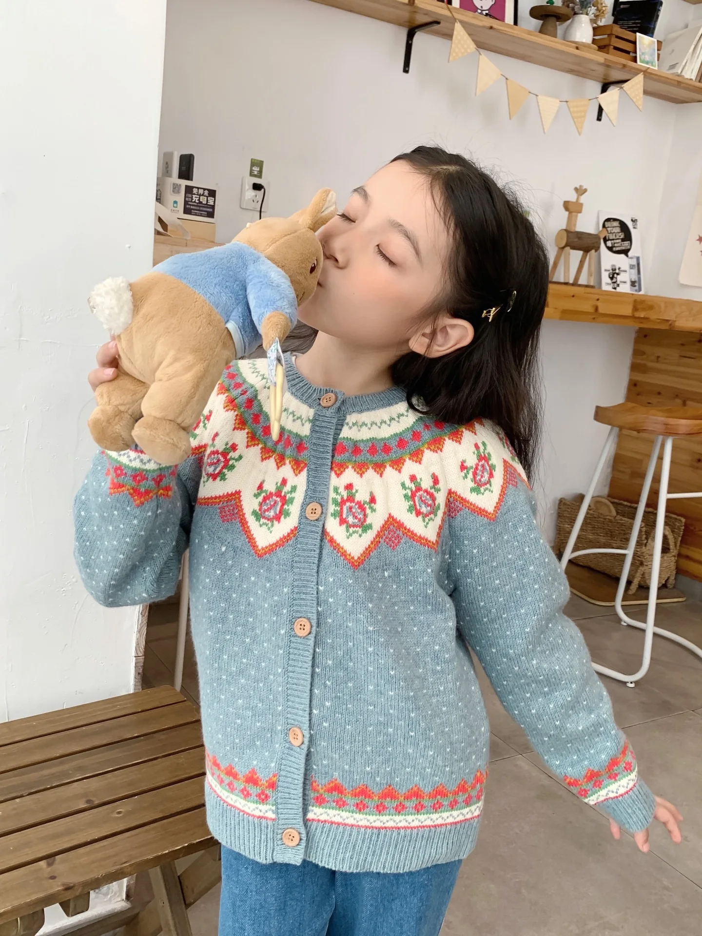 Детские свитера новинка 2023 зимний брендовый милый вязаный кардиган с вышивкой