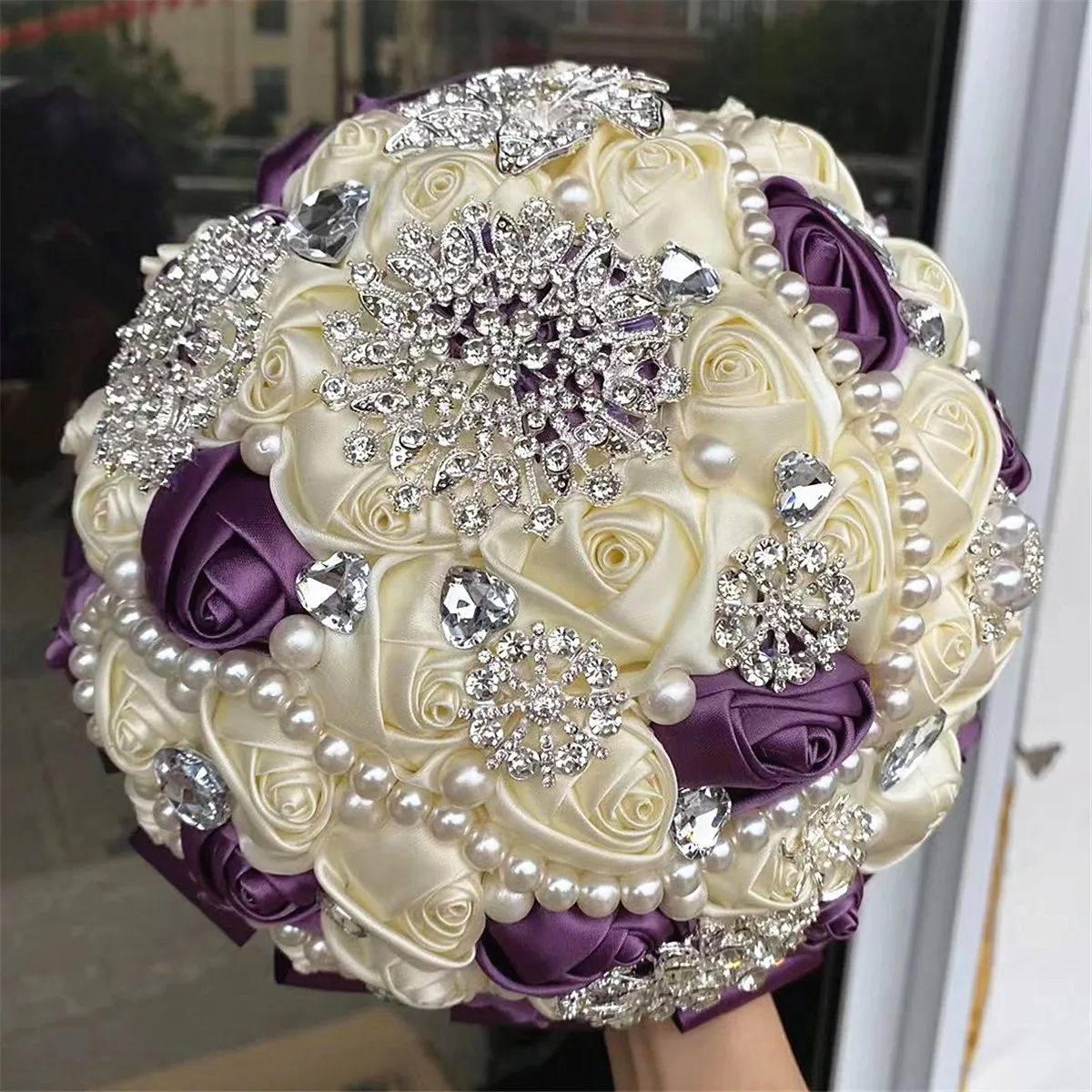 

Gorgeous Rhinestone 21cm Wedding Bouquet Bride Fashion Hand Accessories Bridesmaids Holding Flower Satin Rose Wedding Decoration