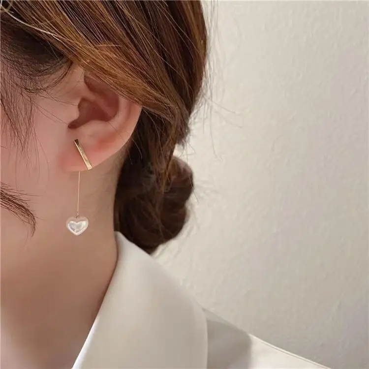 

2022 New Fashion Golden Chain Love Pearl Long Earrings for Woman Golden Pearl Heart Love Dangle Earrings Wedding Jewelry Gift