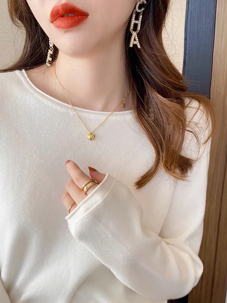 Белая внутренняя одежда. Женский осенне-зимний мягкий клейкий универсальный