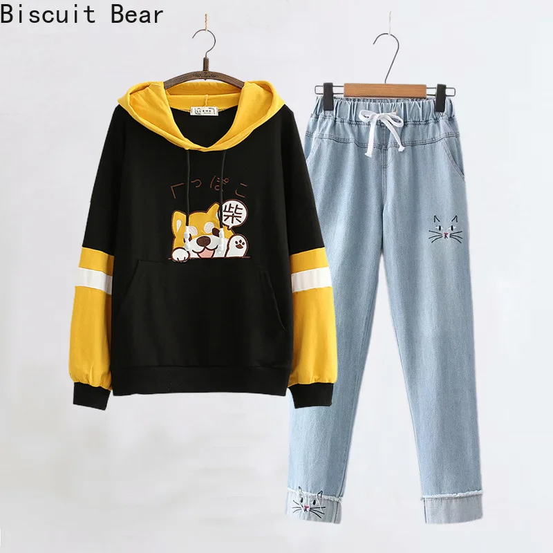 Женский комплект из двух предметов свитшот с капюшоном и вышивкой мультфильма