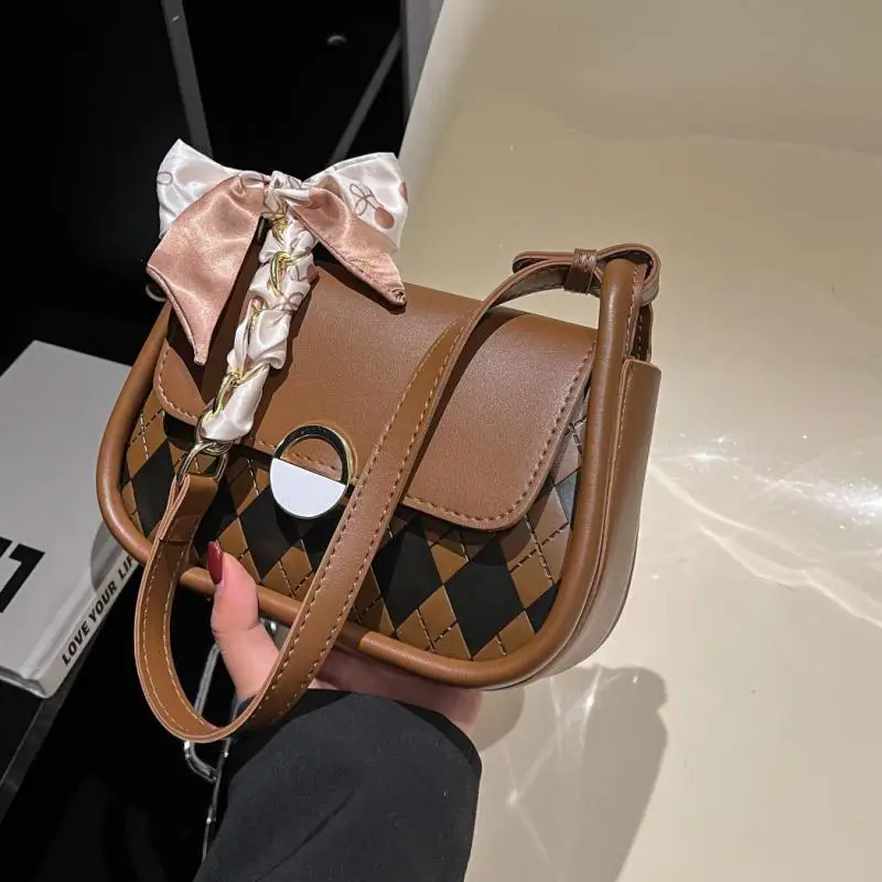 

New Fashion Fashion High grade Embossed Diamond Checker Square Bag Small Chain Ribbon One Shoulder Crossbody Bag