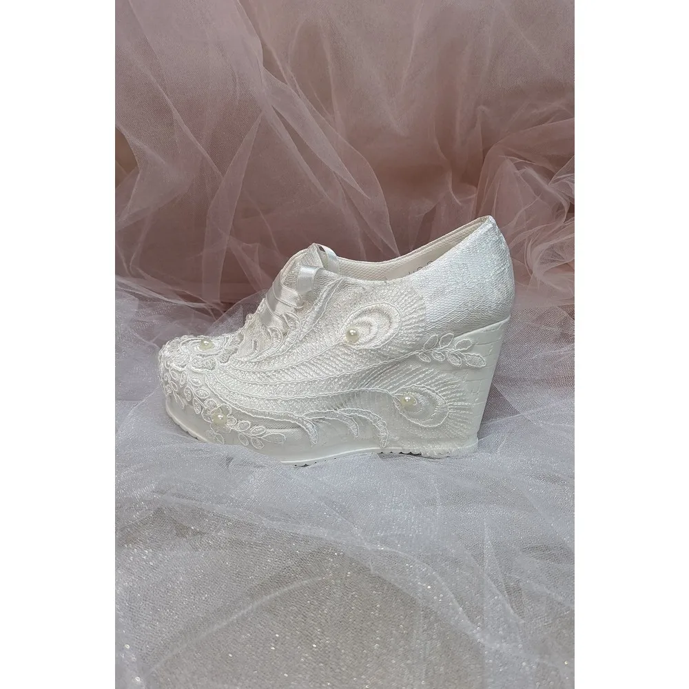 

Dorlie 403 Series Toe Peacock Model Laced Wedding Dress Shoe