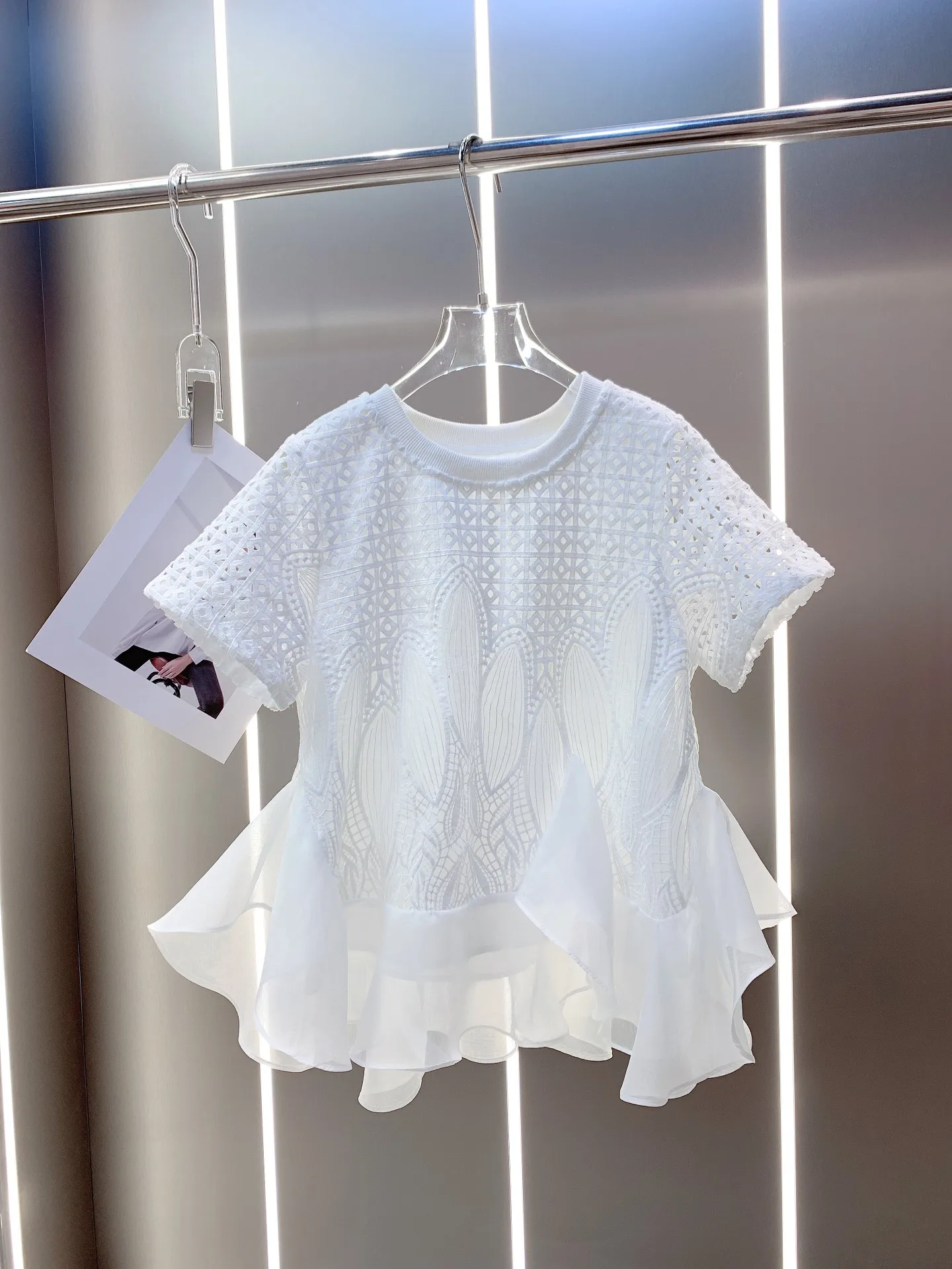 

2023 spring and summer women's clothing fashion new Hollow Lace Casual Stitching Irregular Top 0504