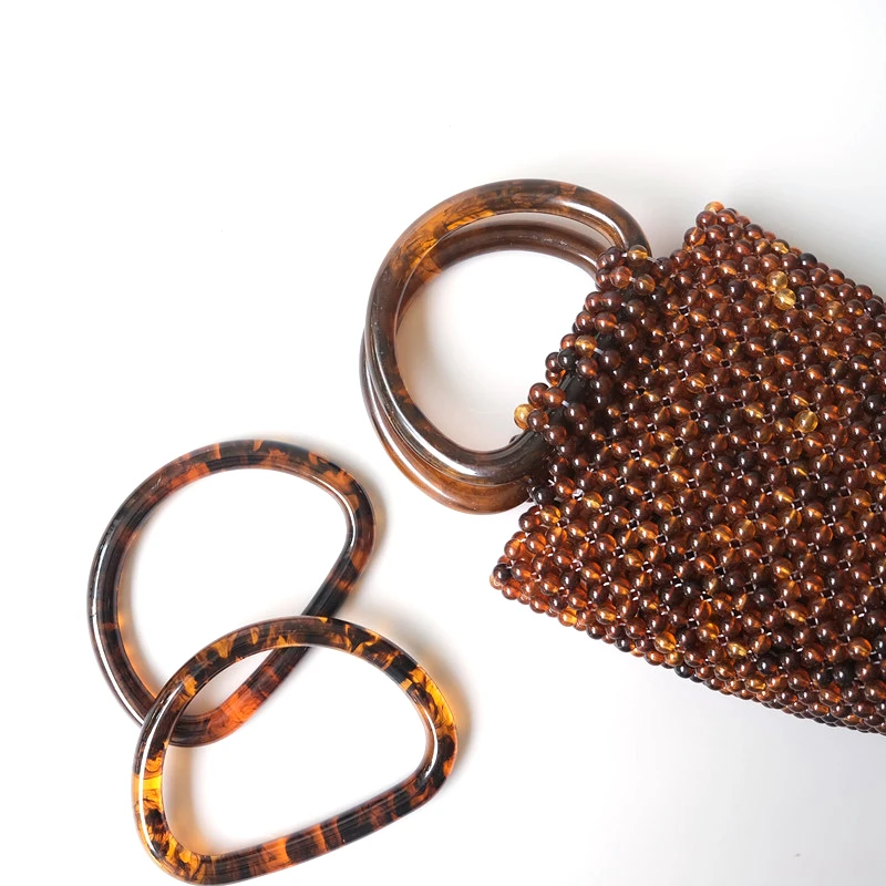 Рисунок 6 - Женская сумка с круглой ручкой