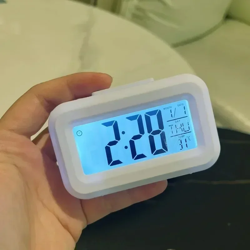 

Цифровые часы-будильник LED