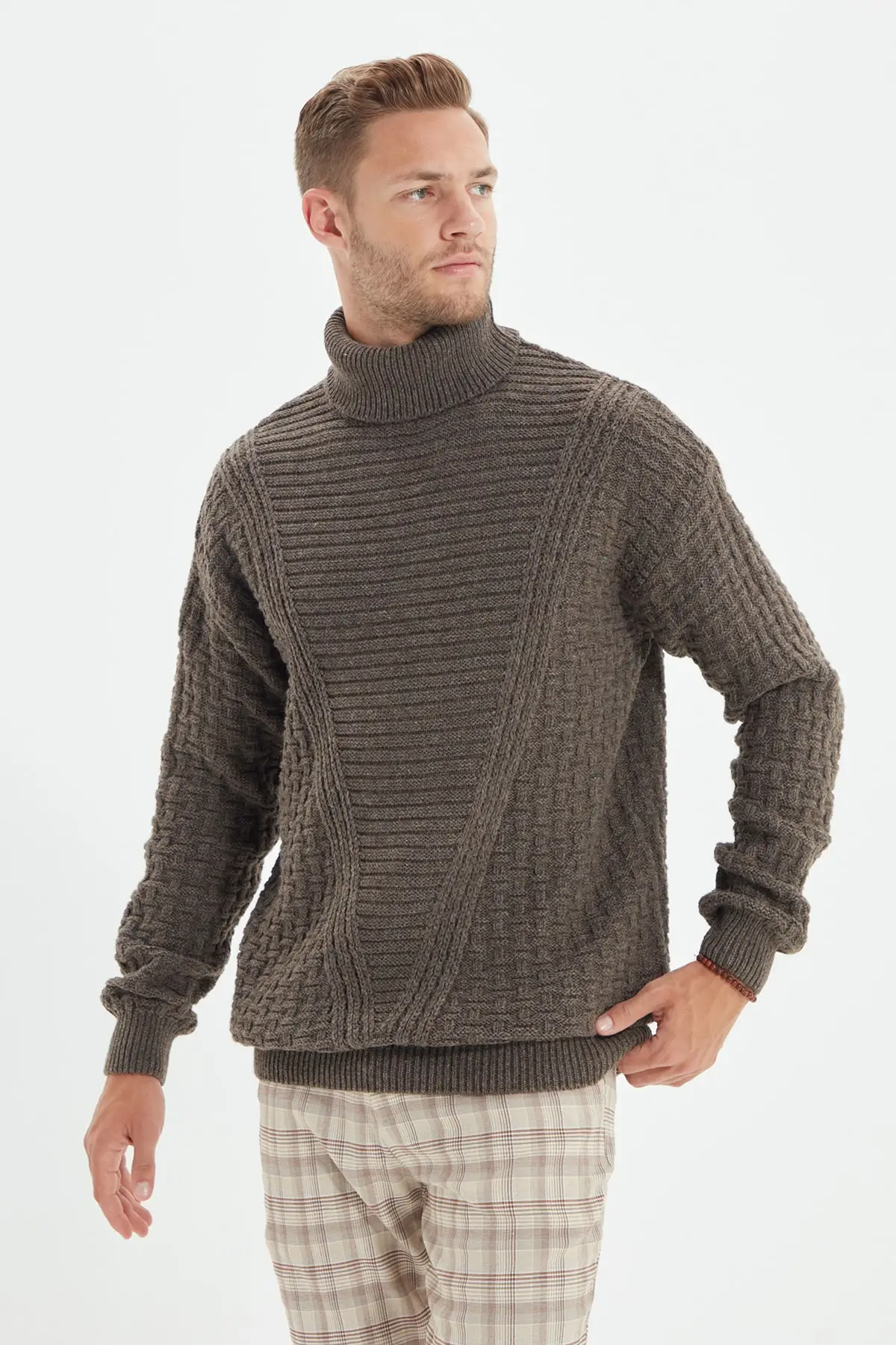 

Trendyol Men Oversize Turtleneck Texture Panelli Knitwear Sweater TMNAW22KZ0319