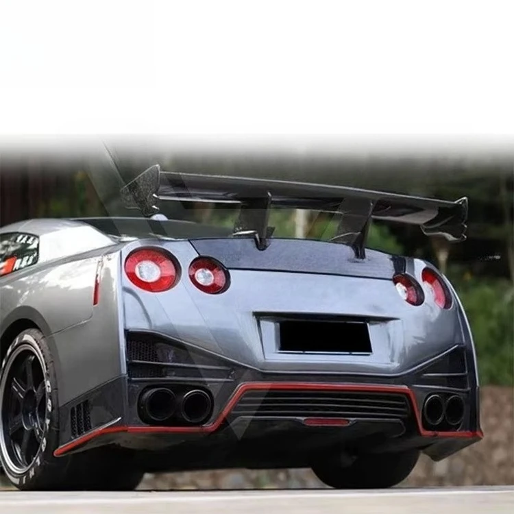 Фото Комплект обвеса в стиле Nismo 2017 года (полипропилен + полукарбон) для GTR R35 2008-2016: бампер из полипропилена и карбоновый обвес №2
