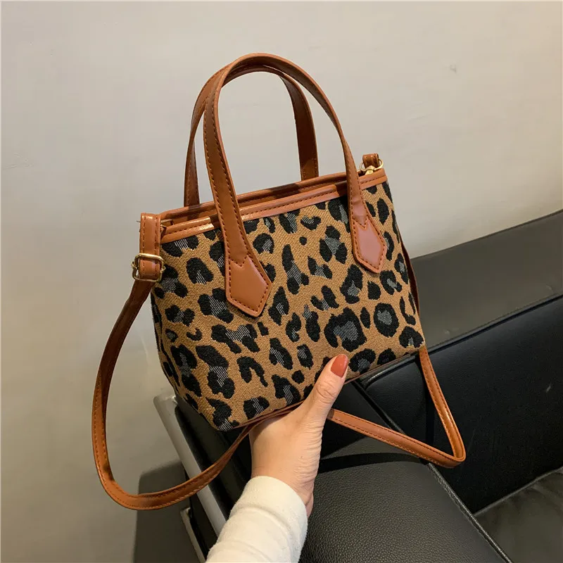 

Fashion Leopard Shoulder Bag Small Handbags for Women Designer Casual Crossbody Bags Elegant Female Tote Satchels Purses