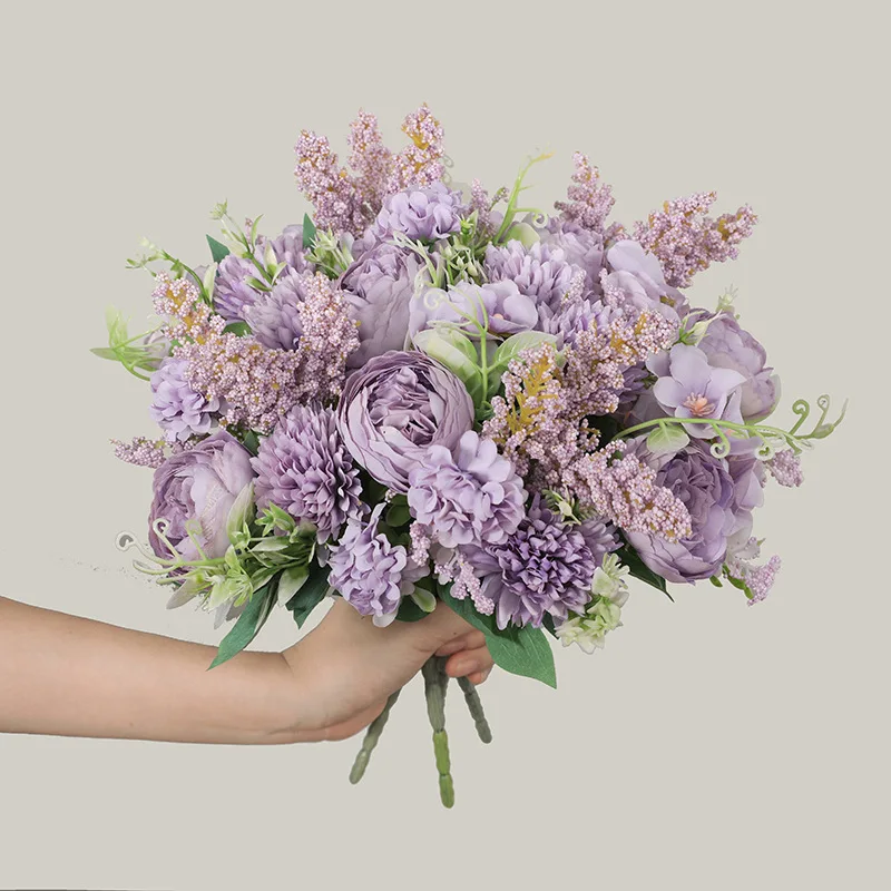 

Simulation Of Multi-Head Roses Vintage Silk Rose Bouquet Vintage Bride Holding Fake Flowers Home Wedding Decoration Accessories