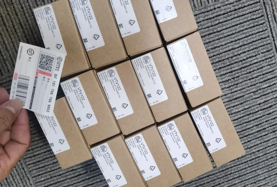 100% новый и оригинальный датчик вибрации IFM VTV122