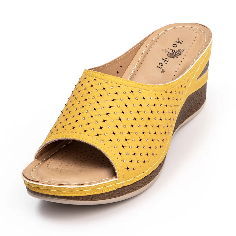 

Женские туфли, тапочки, ретро Обувь для мам с открытым носком на каблуке 2021