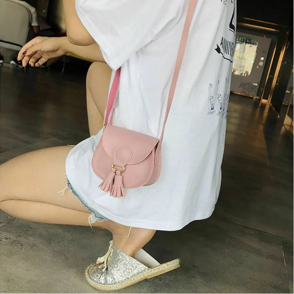 2023 Baby Summer Clothing Women's Fashion Small Shoulder Bag Leather Waistpack Solid Color Tassel Handbag Women's Wholesale Gift