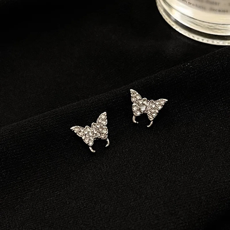 

Lady Simple Rhinestone Temperament Earings for Women Butterfly Cute Korean Earrings