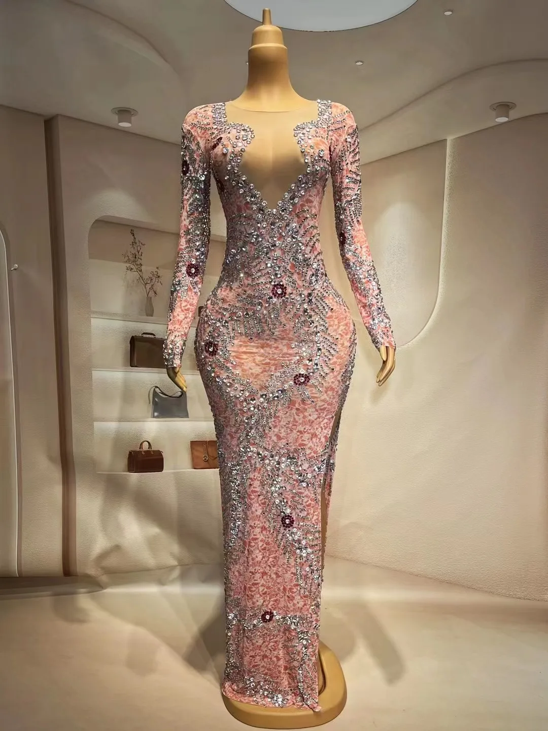 Женское вечернее платье со стразами Прозрачное стрейч розового и серебристого