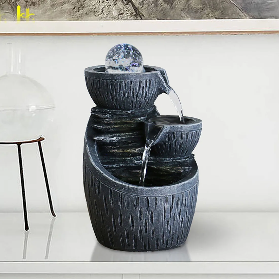 

Декоративный фон для интерьера с изображением текущей воды