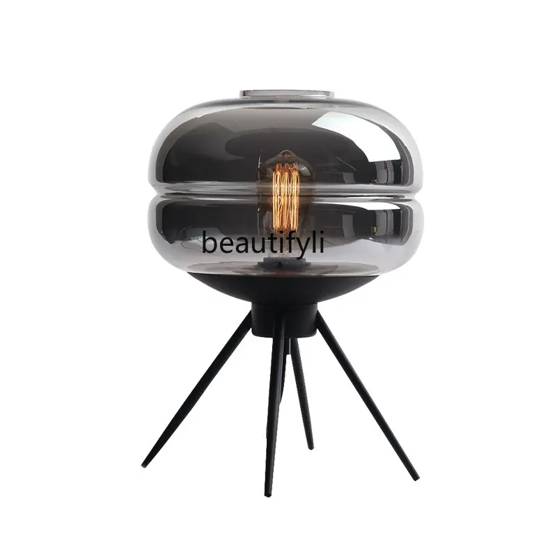 

Стеклянная настольная лампа в скандинавском стиле, прикроватная лампа для спальни, американский ретро-дизайн, небольшое роскошное украшение для дома, итальянский современный Минимализм