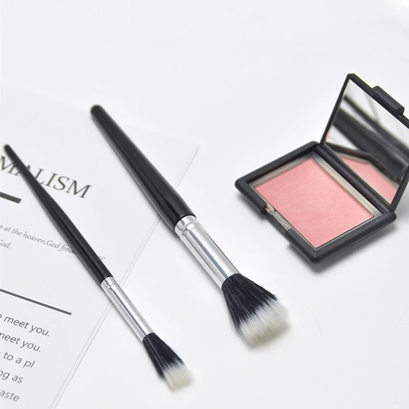 

1Pcs Dot Color Brush Fine Light Front Soft Hair Blush Brush Makeup Clear Flat Head Beauty Makeup Brush Professional Beauty Tools