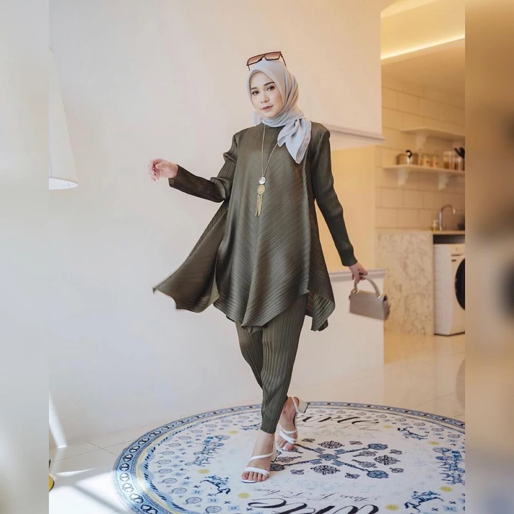 Новое поступление, модные мусульманские костюмы, плиссированная блузка + брюки, 2 шт., мусульманские комплекты, арабское платье абайя, женска...