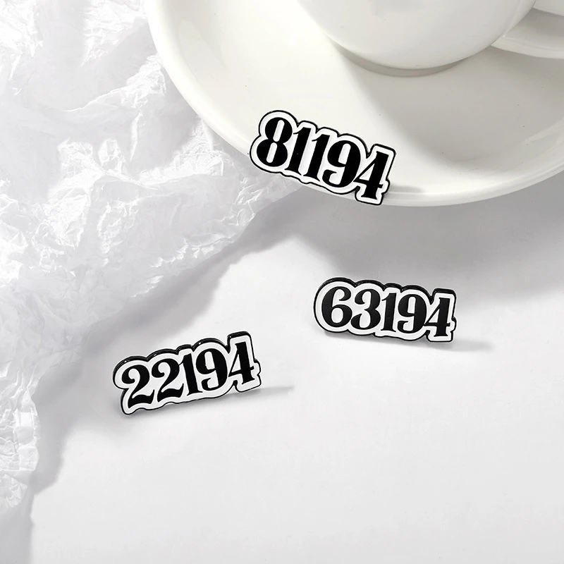 

Digital Brooch Personality Number Fashion Trend Women Brooch Custom Name Brooch Lapel Pin Men Jewelry Gift Broche Personnalisée
