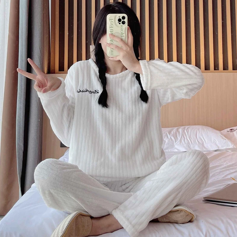 Free Shipping Winter Flannel Pajamas for Women Students Cute Plus Velvet Thicken Loose Sleepwear Set Coral Velvet Home Clothes