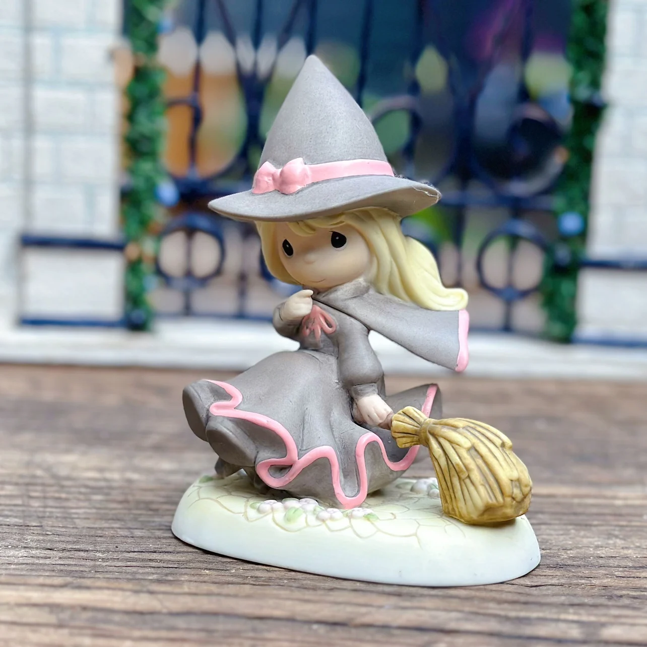 

Вечерние Декор драгоценные моменты капля Куклы Фигурки Керамические ремесла Декор для домашней комнаты Настольное Украшение Фигурка ведьмы подарок на Хэллоуин