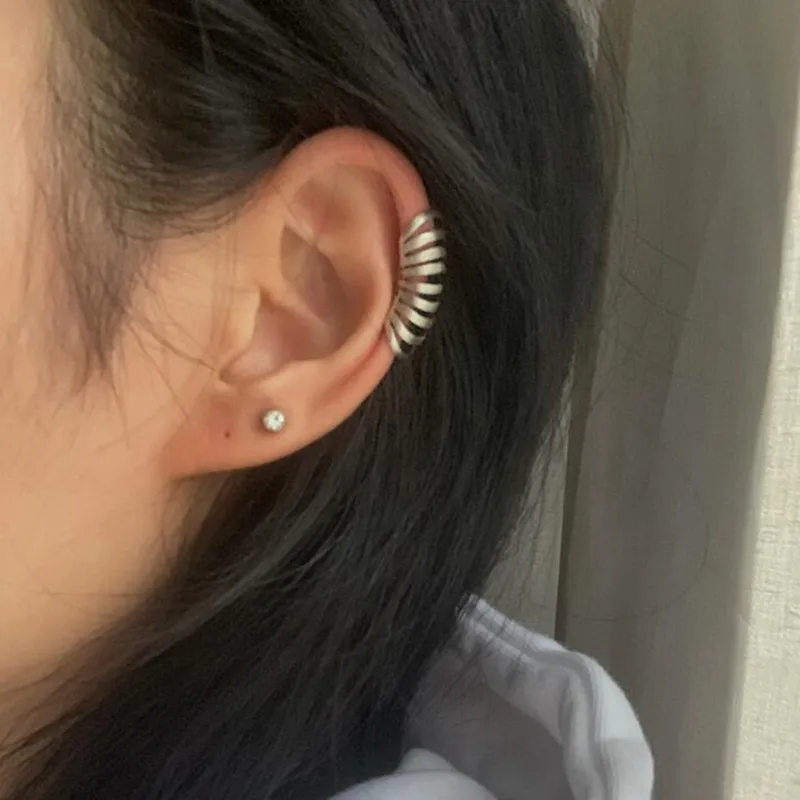 

Fashion Arc-shaped Dark Sterling Silver Ear Clip Personalized Vintage Earrings Bounce Di Anti-allergy No Hole Bijoux Gifts