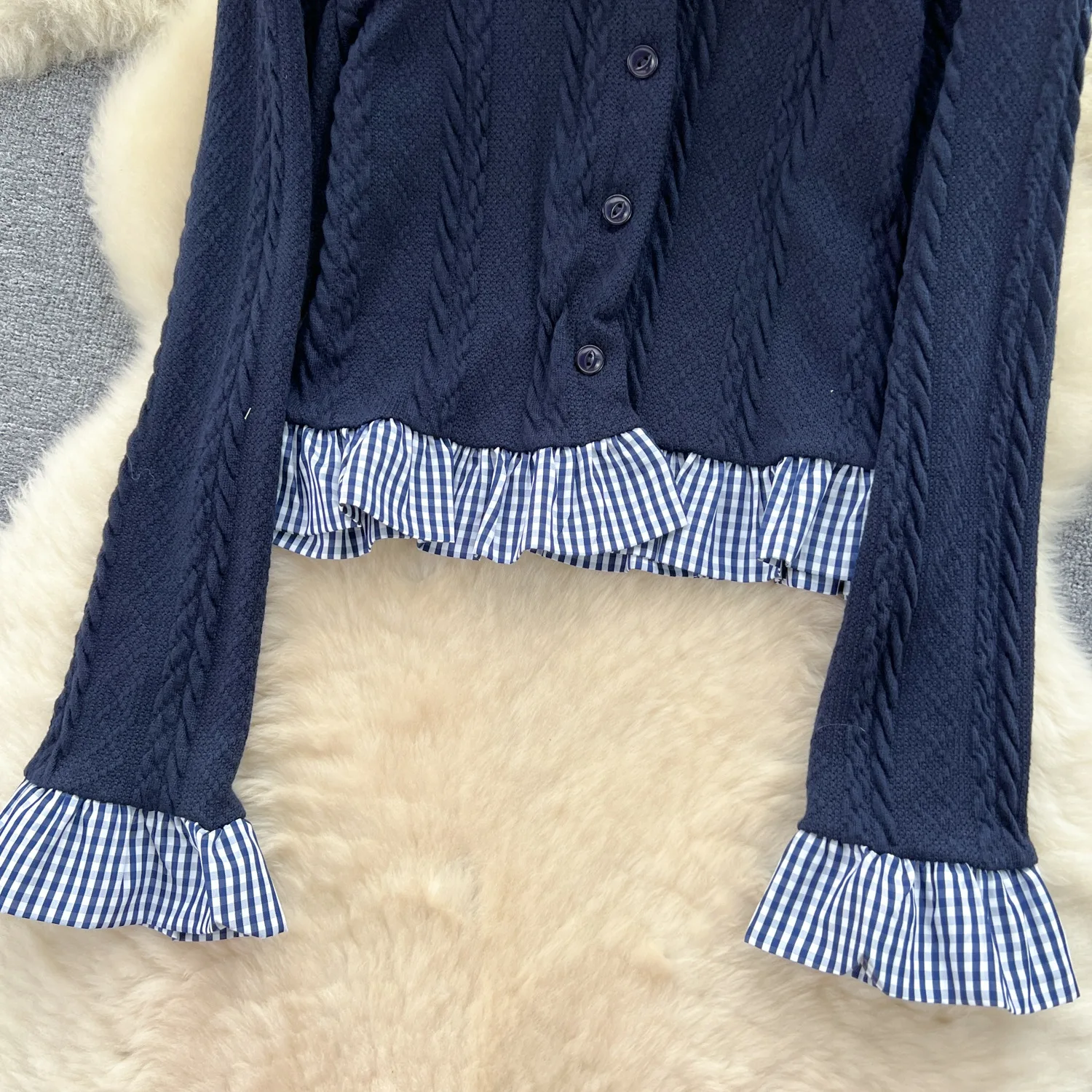 Женский трикотажный костюм из свитера и прямой юбки комплект двух предметов в