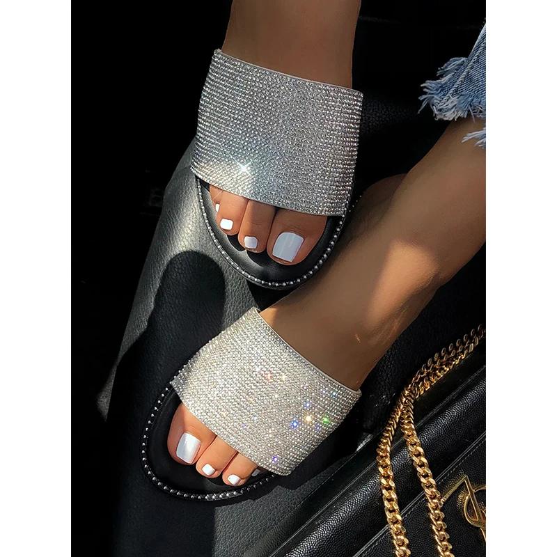 

Flash Rhinestone Flat Casual Slippers Women 2022 Summer New Outdoor Beach Sandals Plus Size 43 Fashion Gold Slides Woman Shoes