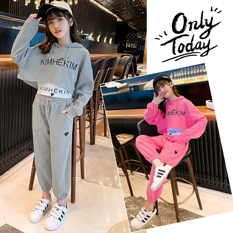 

Girls' suits 2021 spring and autumn net red foreign style girls fashion leisure sports hooded children's three-piece trend
