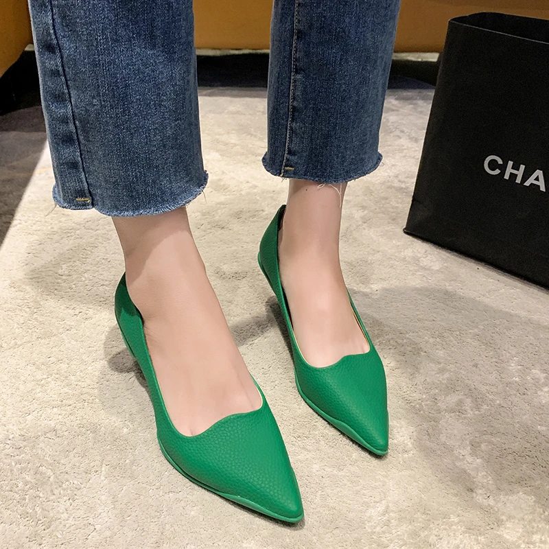 

Новинка 2023, однотонные туфли из мягкой кожи карамельных цветов, женские простые удобные туфли с острым носком на высоком каблуке для женщин