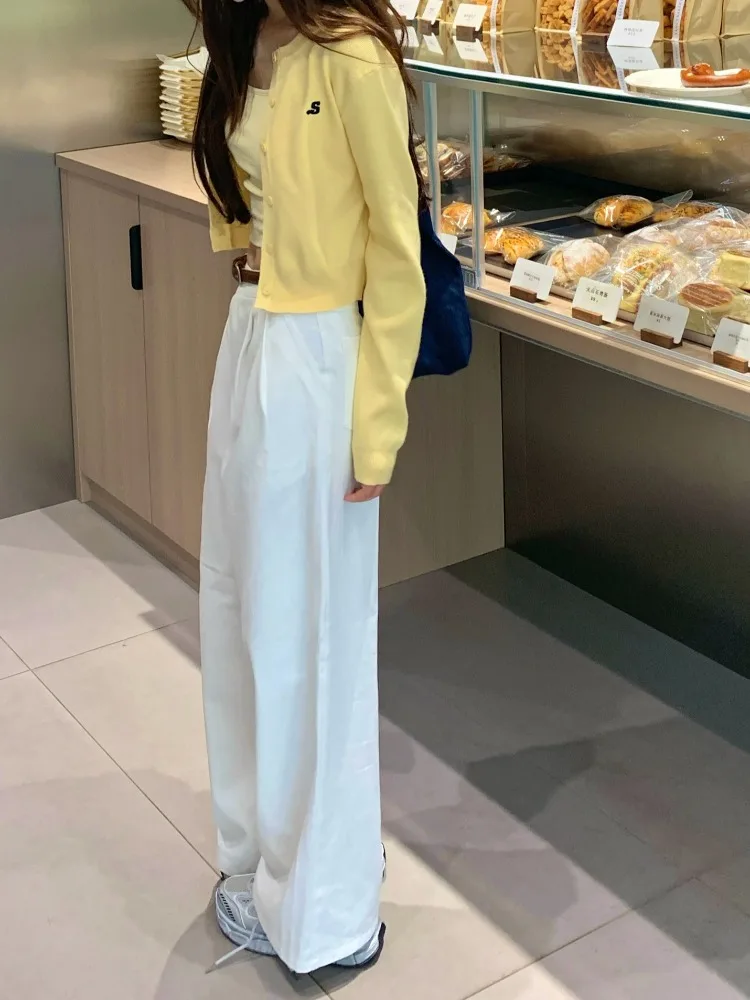 Embroidered Yellow Short Knit cardigan Outerwear Women Early Autumn Versatile Small Round neck sweater Top 2024 New