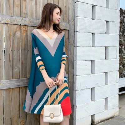 

SuperAen весна осень 2022 Новое свободное женское платье размера плюс с v-образным вырезом и принтом