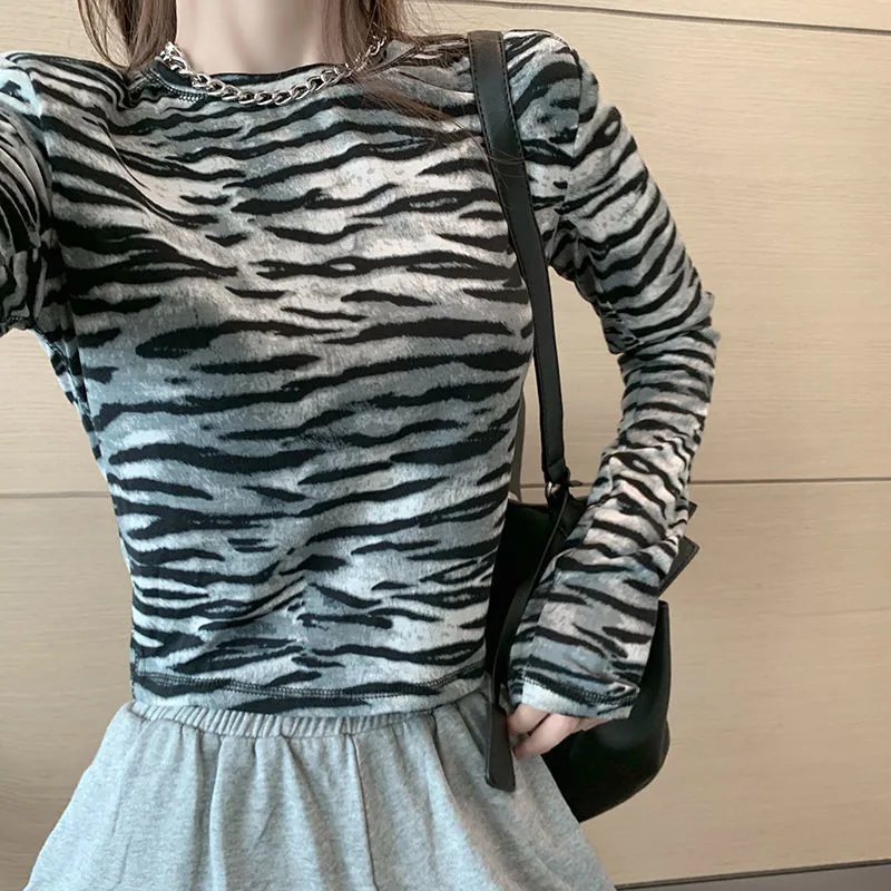 

2023 New Women Clothing Spring and Autumn Fashion Slim Long-sleeved Versatile Striped Design Zebra Pattern Bottoming Shirt Tops