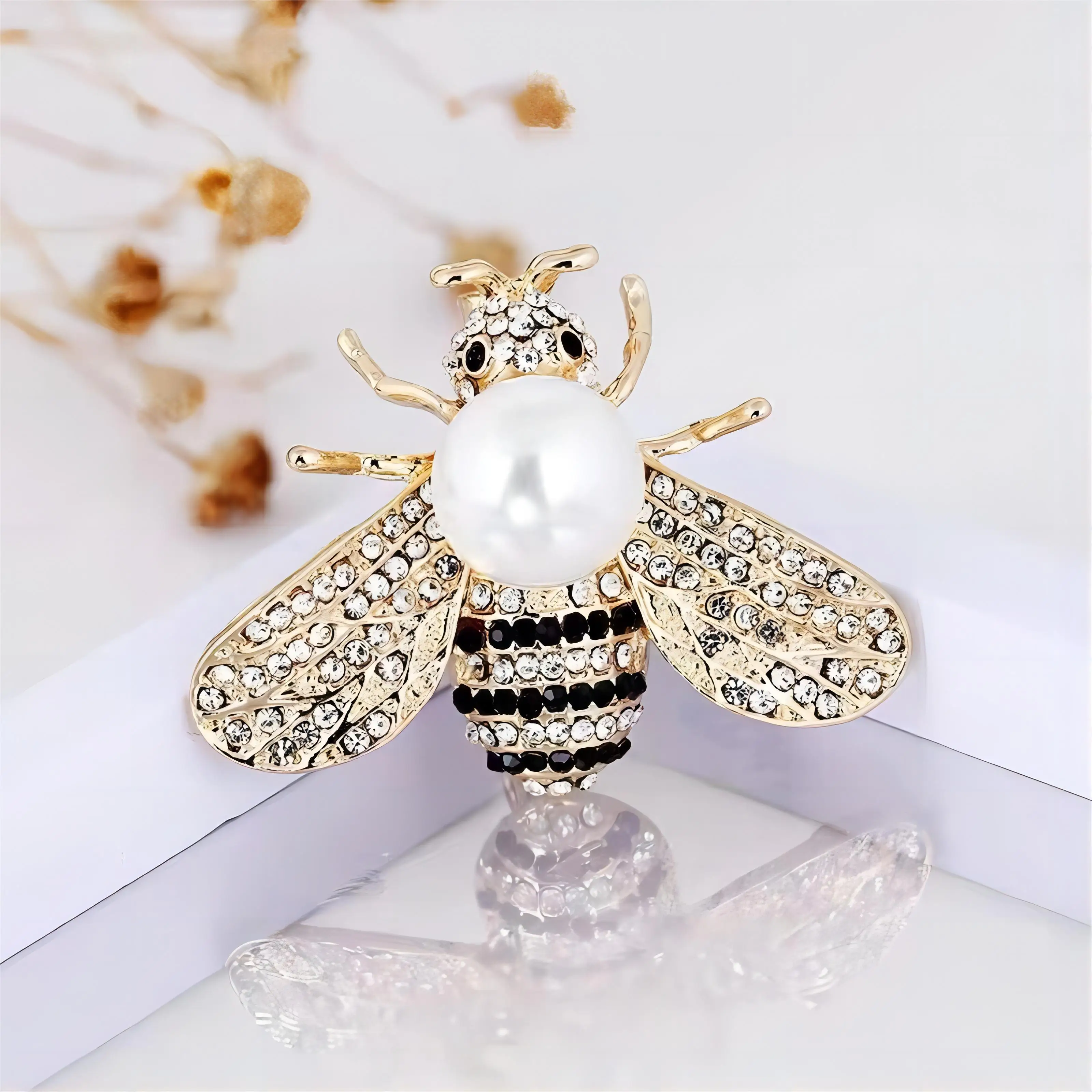 Броши в виде пчелы со стразами для женщин унисекс жемчужные булавки насекомых