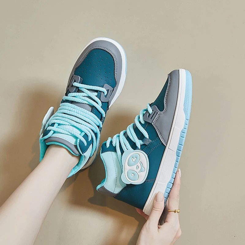 

Casual Walking Flats Sneakers Platform Women Sport Shoes 2023 Autumn Running Fad Dress Lace Up Cozy Women Student Hiking Shoes